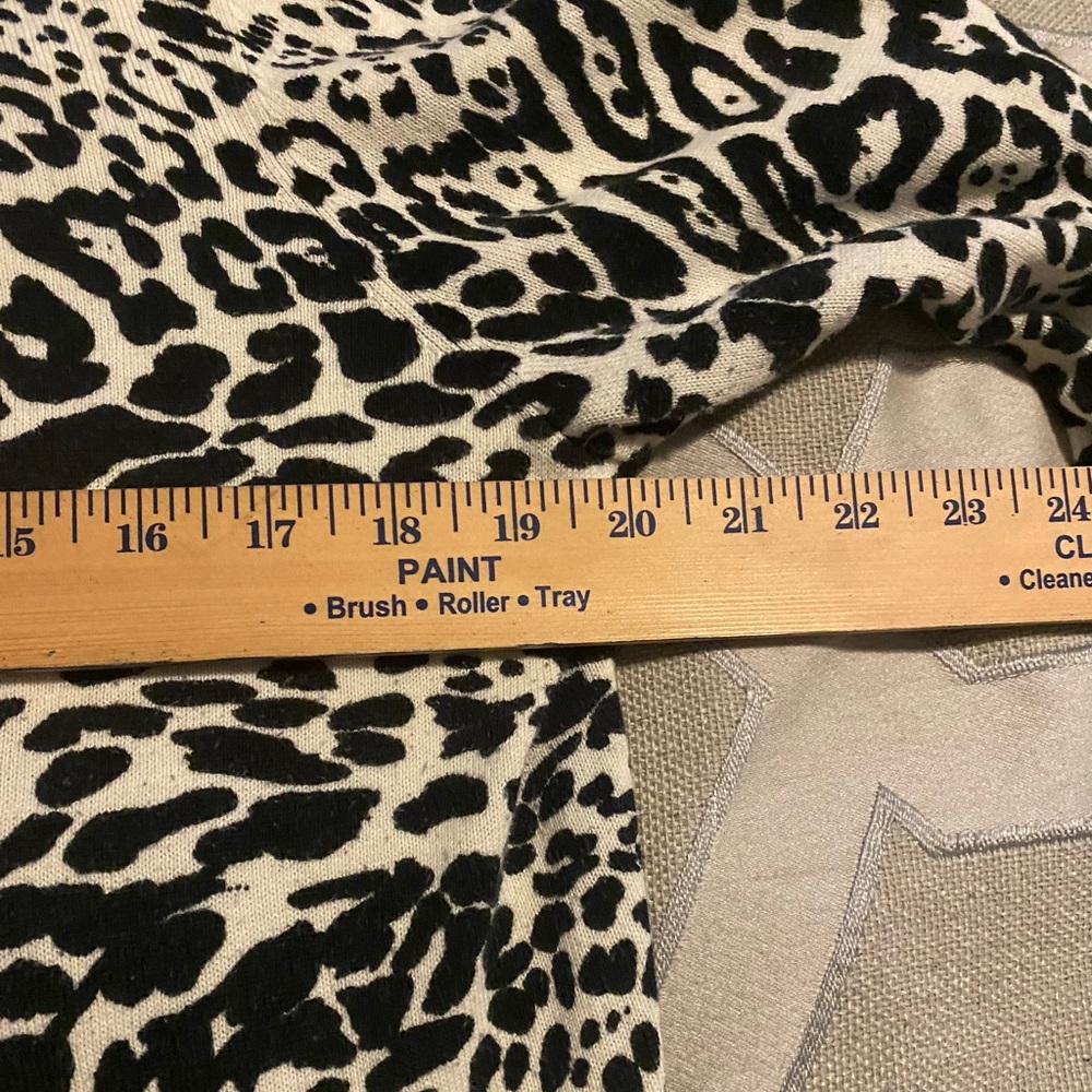 Liz Claiborne Leopard Print Women's cardigan sweater too Size L - Picture 5 of 8